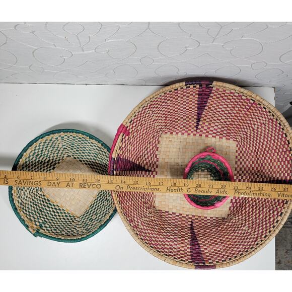 Vintage Handmade Malian Woven Wall Baskets 5" -15" Pink Green Wall Decor - Picture 11 of 16